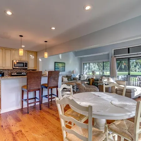 204 Turnberry Village